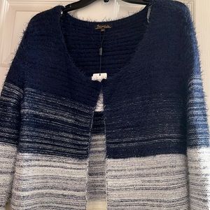 Baciano Brand M sweater. Very comfortable!